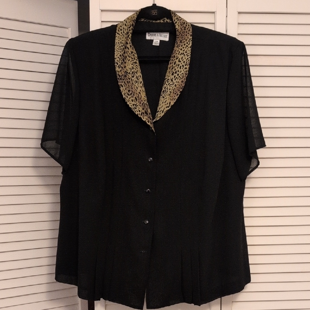 90s Danny & Nicole Black Button Down Shirt with Leopard Print Collar 24W